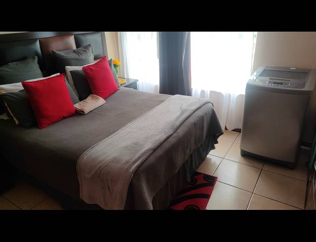 2 BEDROOM FLAT FOR SALE IN SILVERTON
